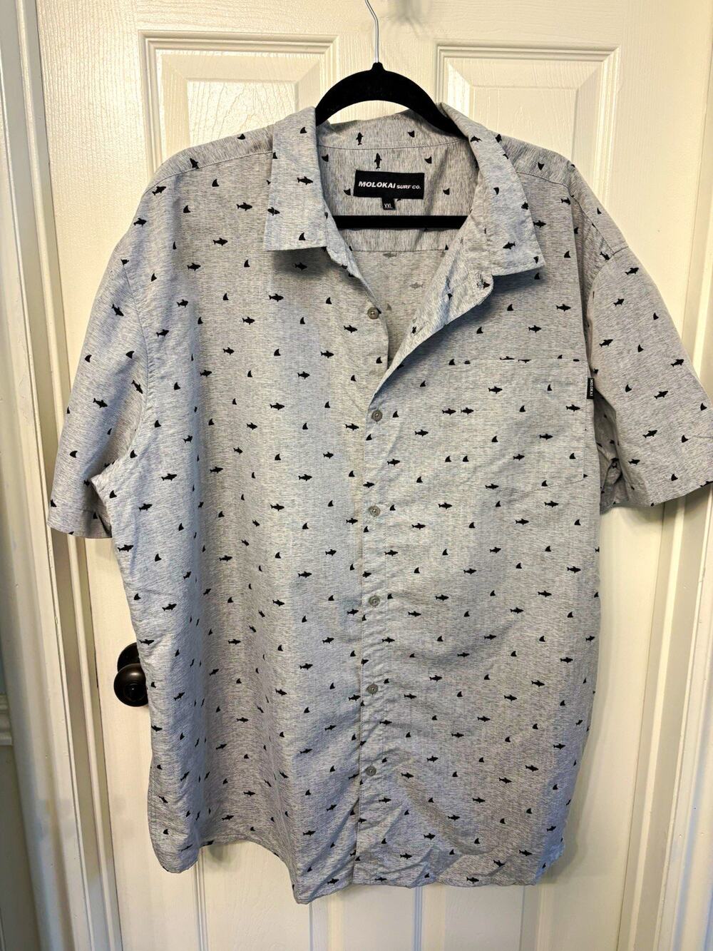 Molokai Surf Co. Men’s 2XL Gray Black Shark Print Woven Button-Up Surf Coastal